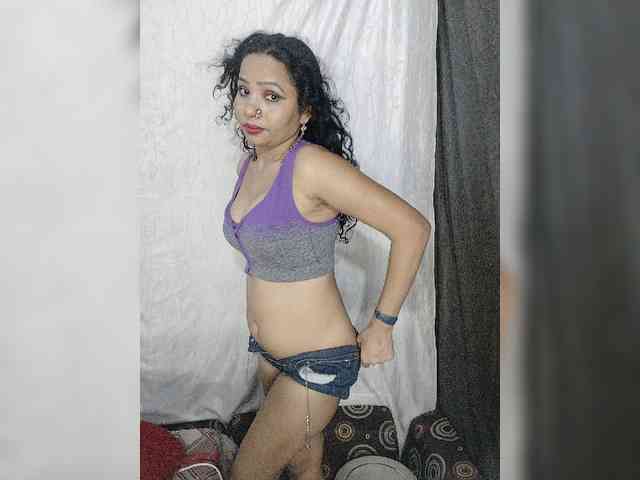 Khushi-wow webcam