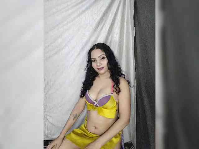 Khushi-wow webcam