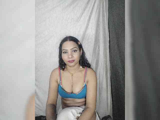 Khushi-wow webcam