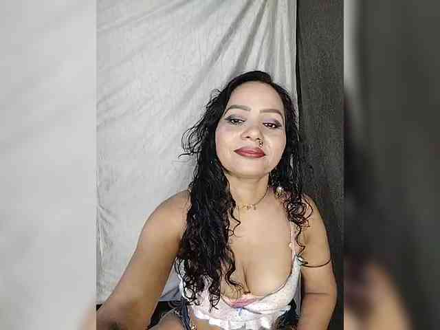 Model: Khushi-wow