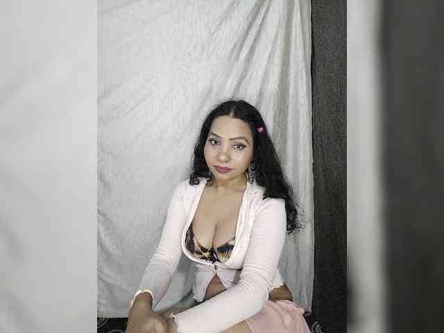 Khushi-wow webcam