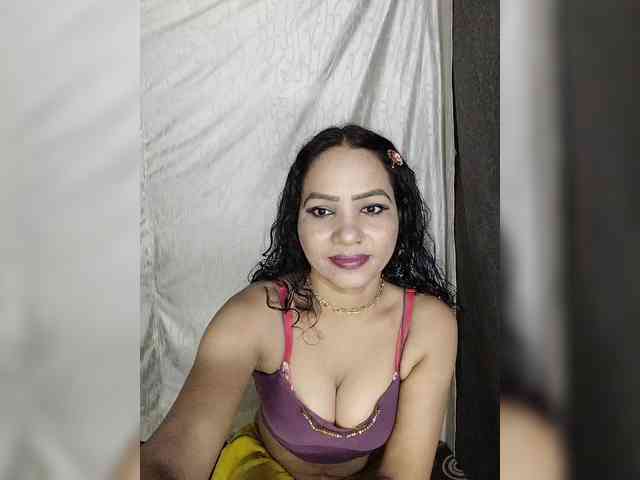 Khushi-wow webcam