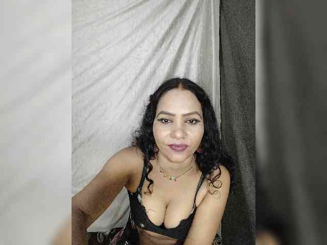 Khushi-wow webcam
