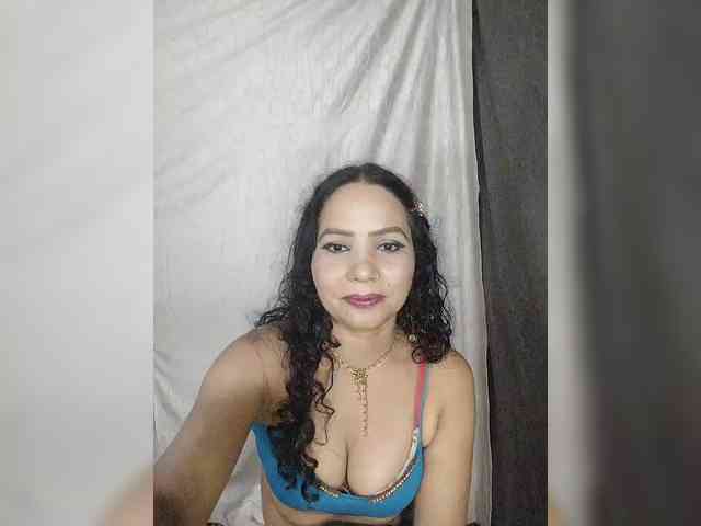 Khushi-wow webcam