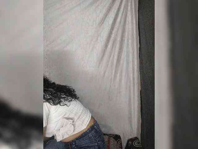Khushi-wow webcam