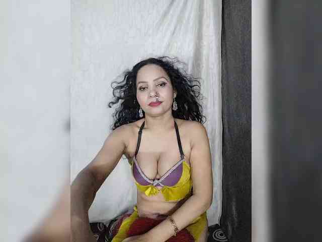 Khushi-wow webcam