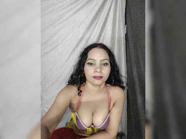 Khushi-wow webcam