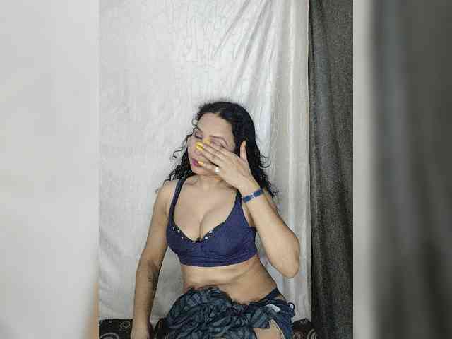 Khushi-wow webcam