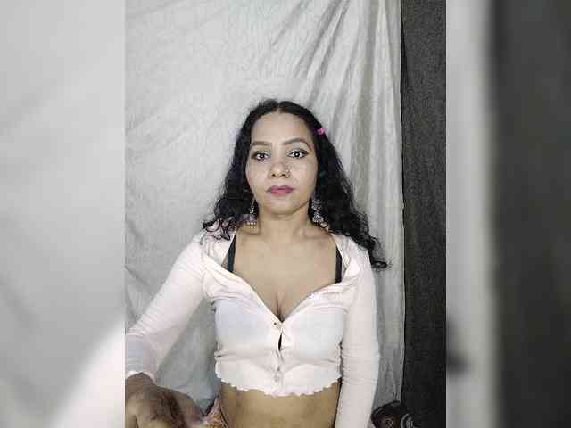 Khushi-wow webcam