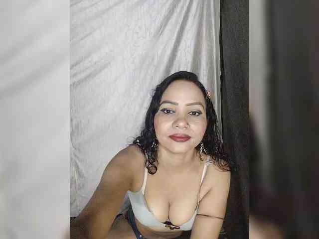 Khushi-wow webcam
