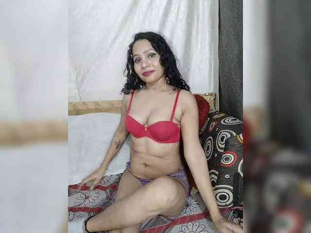 Khushi-wow webcam