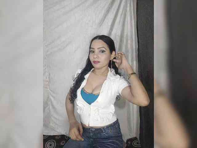 Khushi-wow webcam