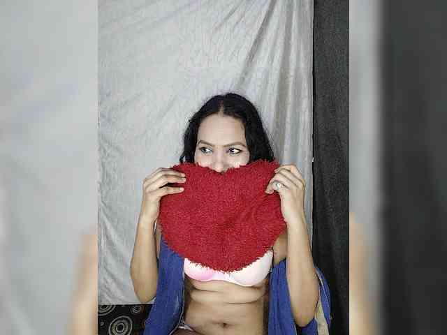 Khushi-wow webcam