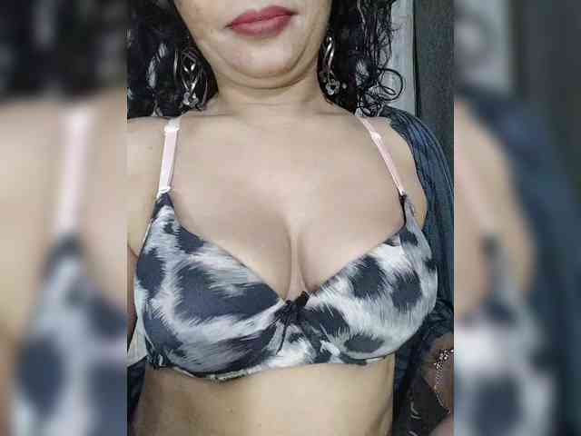 Khushi-wow webcam