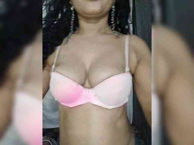Girja-P-M Live Webcam on BongaCams