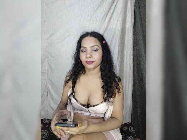 Khushi-wow webcam