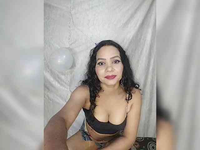 Khushi-wow webcam