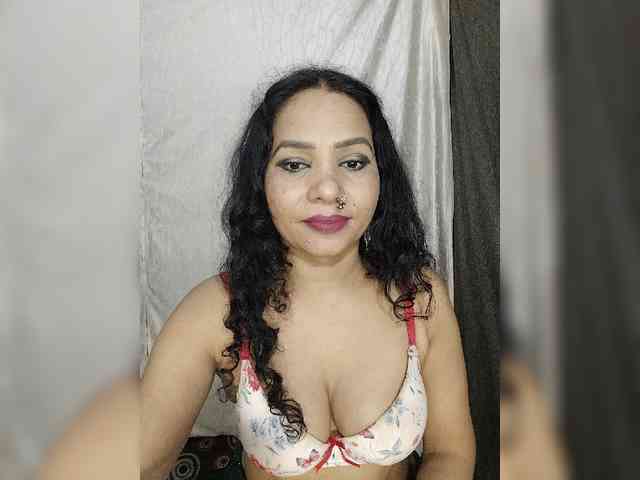 Khushi-wow webcam