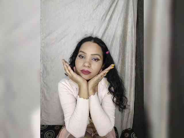 Khushi-wow webcam