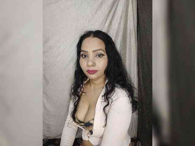 Khushi-wow webcam