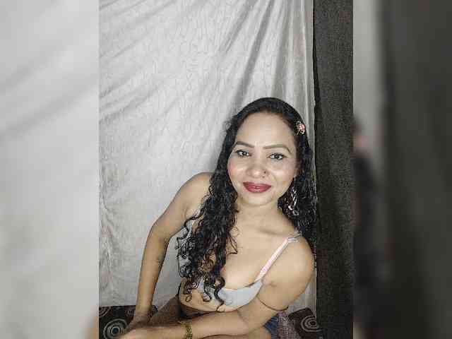 Khushi-wow webcam