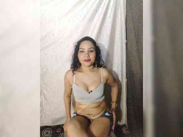 Khushi-wow webcam