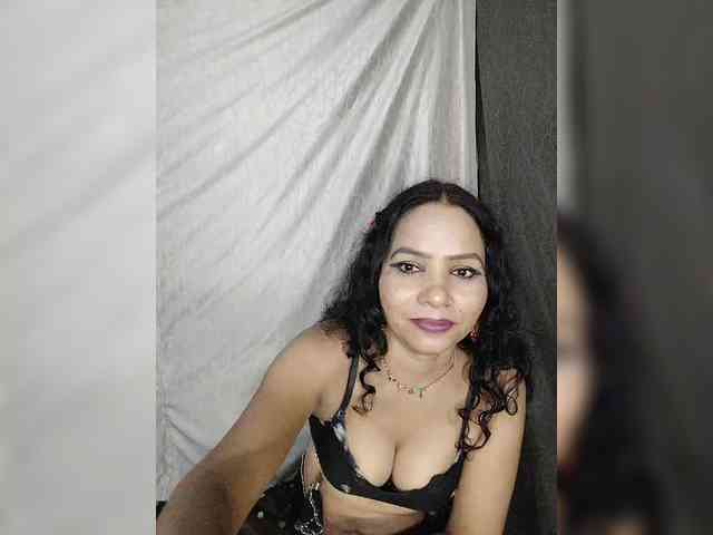 Khushi-wow webcam