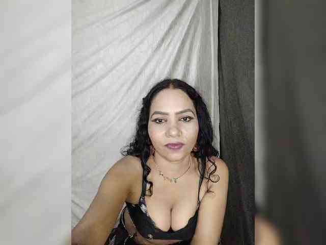 Khushi-wow webcam