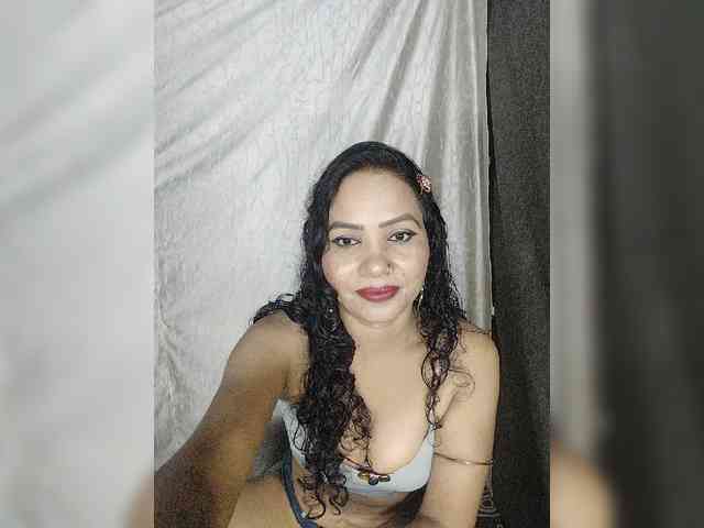 Khushi-wow webcam