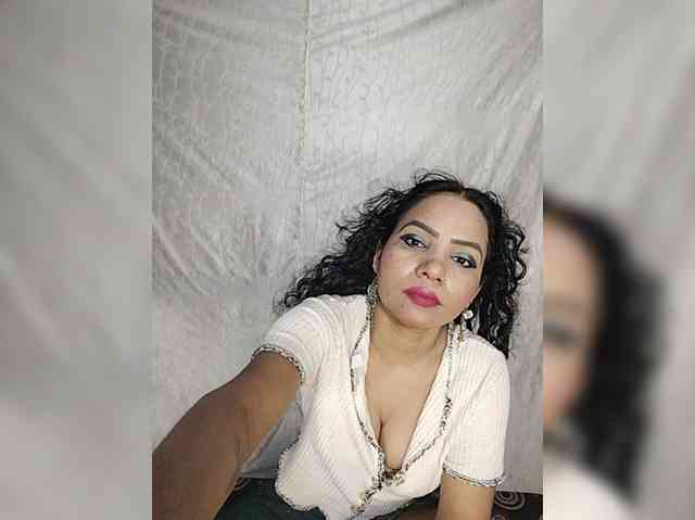 Khushi-wow webcam