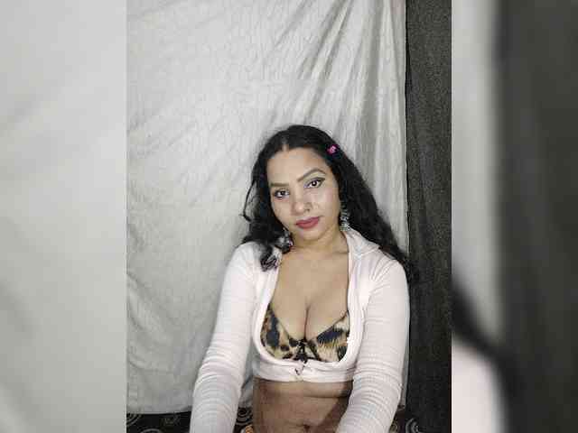 Khushi-wow webcam