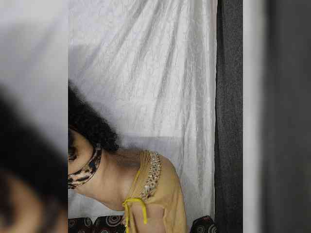 Khushi-wow webcam