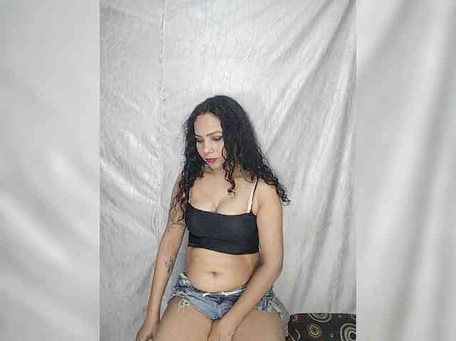 Khushi-wow webcam