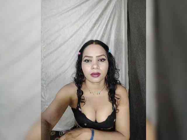 Khushi-wow webcam