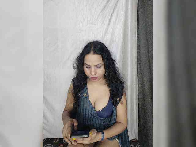Khushi-wow webcam