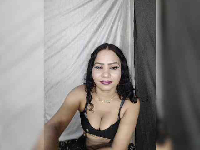 Khushi-wow webcam