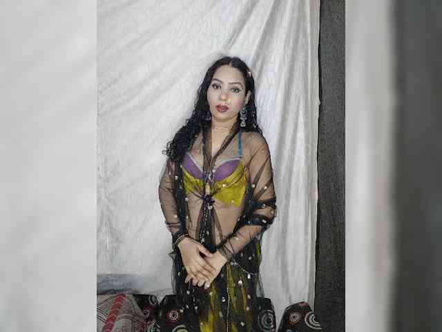 Khushi-wow webcam