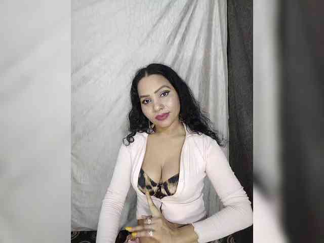 Khushi-wow webcam
