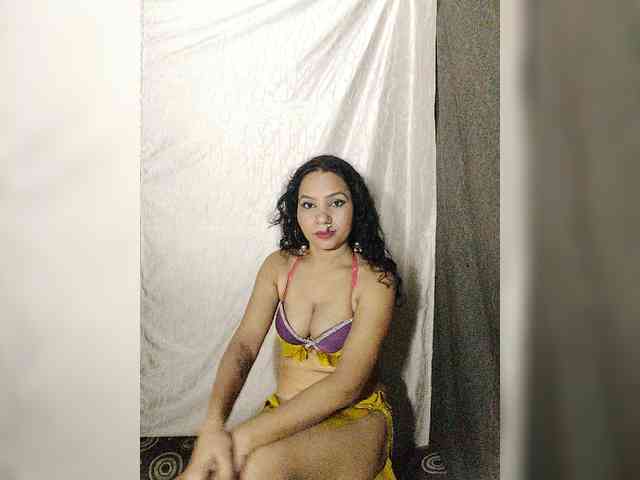 Khushi-wow webcam