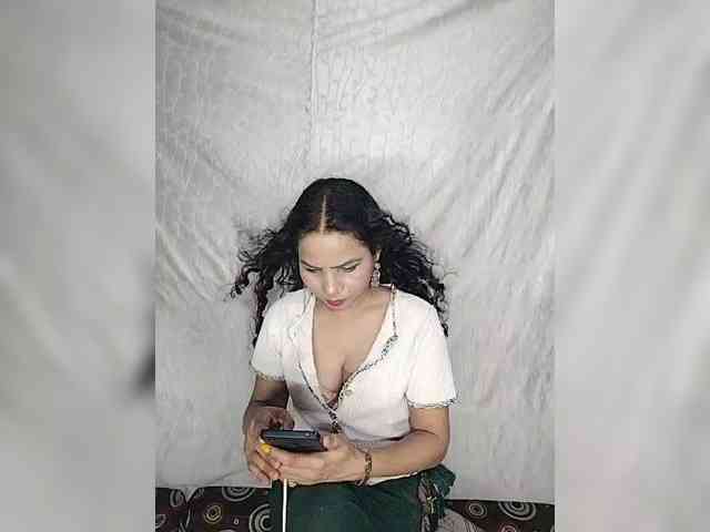 Khushi-wow webcam