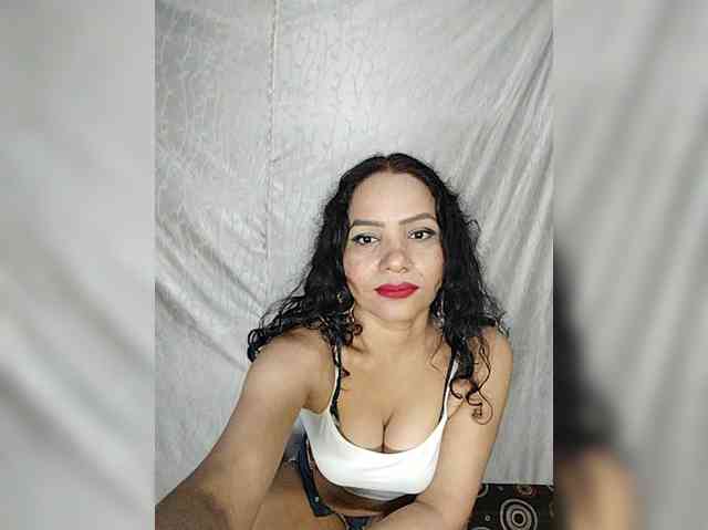 Khushi-wow webcam