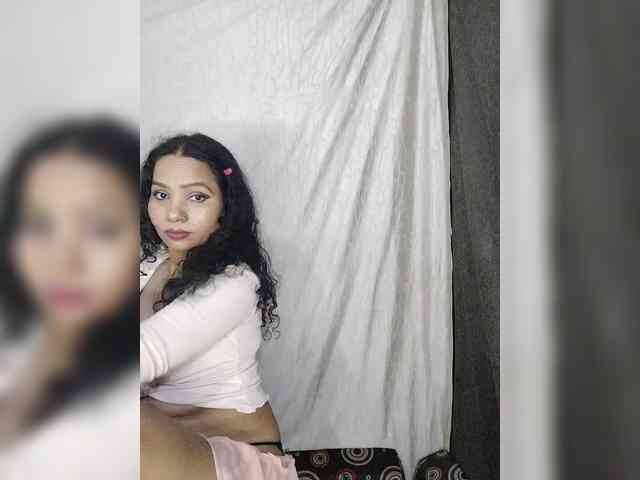 Khushi-wow webcam