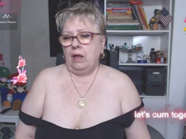 Mella4you live cam on BongaCams