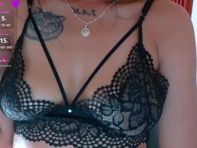 corall-tay live webcam show