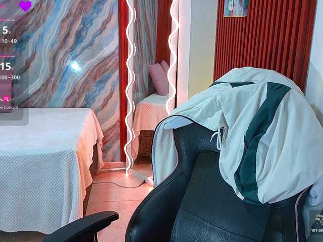 corall-tay live cam on BongaCams