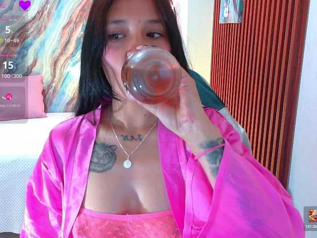 corall-tay live webcam show