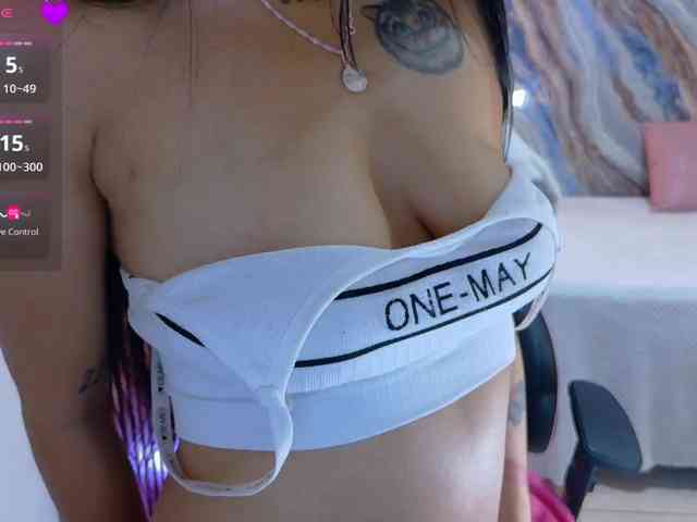 corall-tay Live Webcam on BongaCams