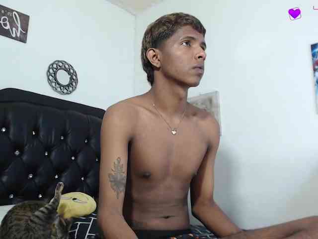 Santiago-Twinks
