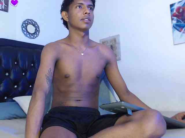 Santiago-Twinks