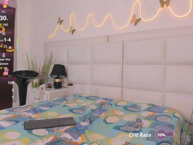 cora-luxe live cam on BongaCams